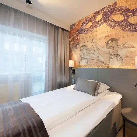 圣奥拉夫普拉斯斯堪迪克酒店 4*
