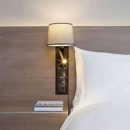 מלון Radisson Blu Plaza Hotel,