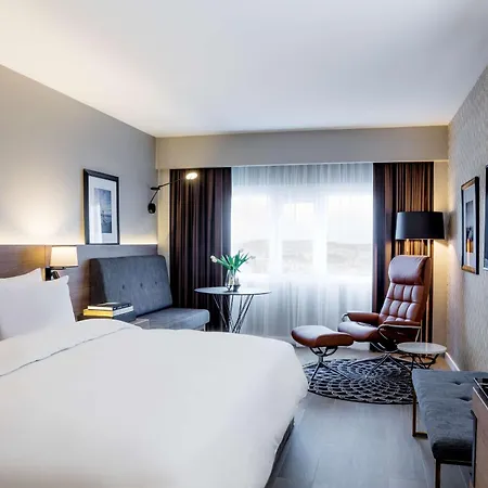 מלון Radisson Blu Plaza Hotel,