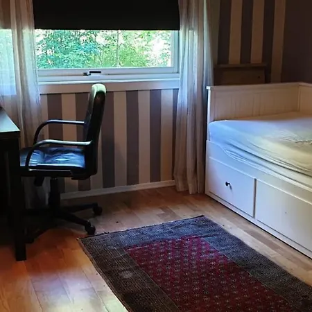 Dobbelt Rom I Leilighet Naerheten Av Sandvika *