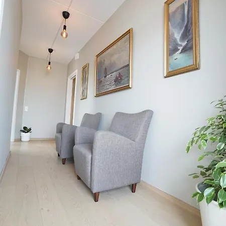 Center Penthouse *