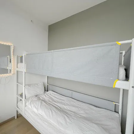 Center Penthouse Homestay *