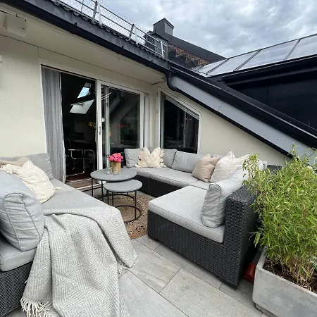 Leilighet Sentral loftsleilighet med solfylt utetplass *