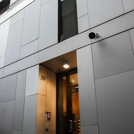 Apartment Spacious Modern 3br At Barcode