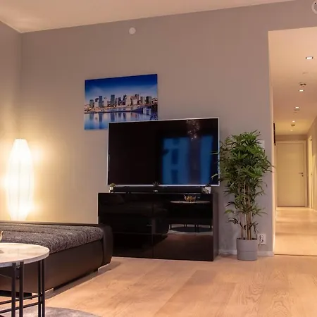 Spacious Modern 3br At Barcode Apartment