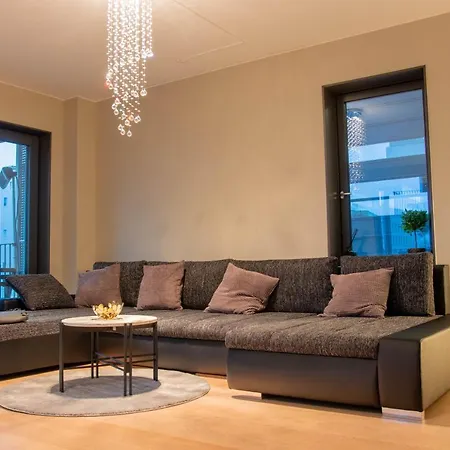 Spacious Modern 3br At Barcode Apartment *