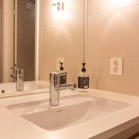 Spacious Modern 3br At Barcode