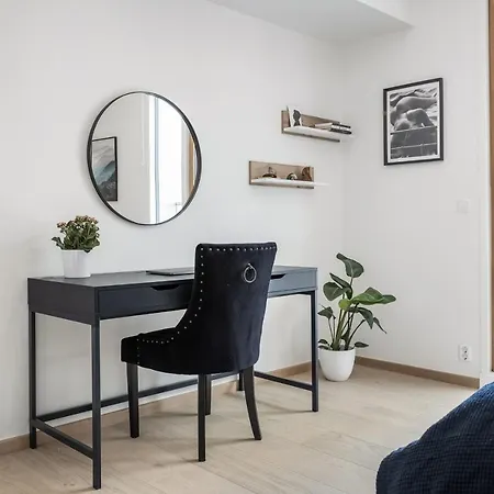 Amazing Luxury On The Waterfront! 73sqm Apartment