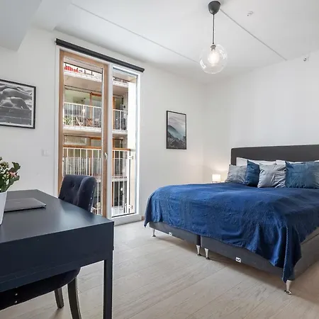 Amazing Luxury On The Waterfront! 73sqm Apartment *