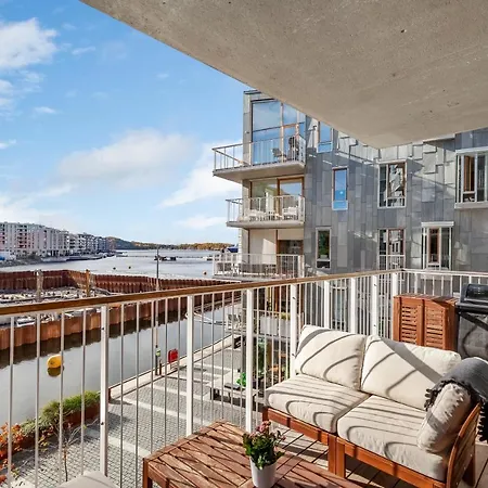 Amazing Luxury On The Waterfront! 73sqm Apartment