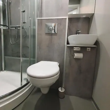 Bedroom In 12 Minutes To By Train Gasthof *