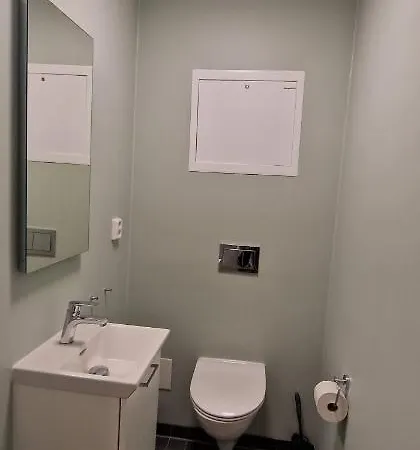Lovely 3-bedroom In The Heart Of Apartment *