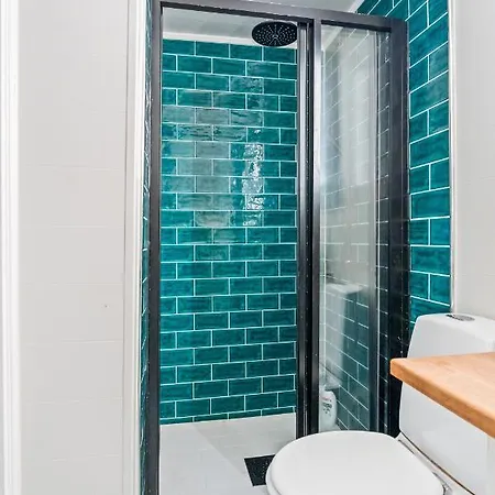 Classic, Unique And Charming - Popular Area Apartment *