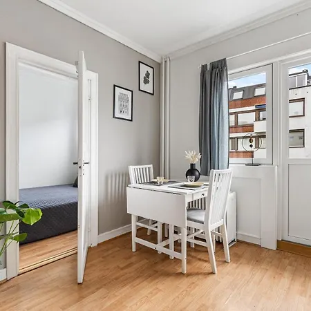 Small And Cheap - 6 Ppl - Super - Balcony Apartment