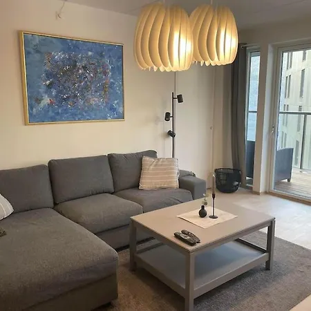 Nydalen/storo- Ved T-banestasjon * Oslo