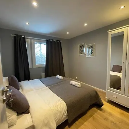 Dom wakacyjny Platinum House - Centrally Located With Facilities