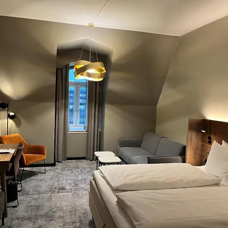 Karl Johan 4*
