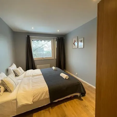 Platinum House - Centrally Located With Facilities *
