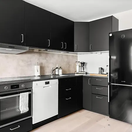 Super In A Luxurious Neighborhood - 5 Pax Apartment