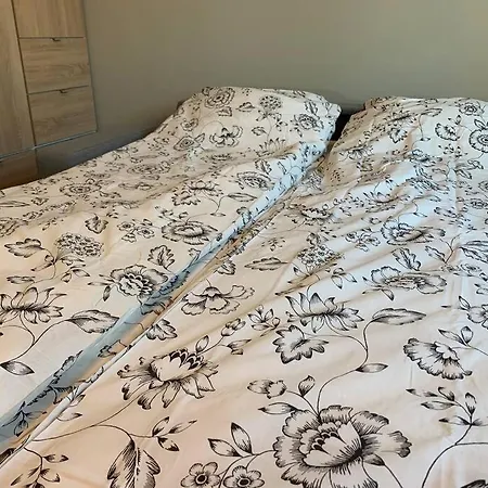 1 Bedroom Nb!! Small Apartment