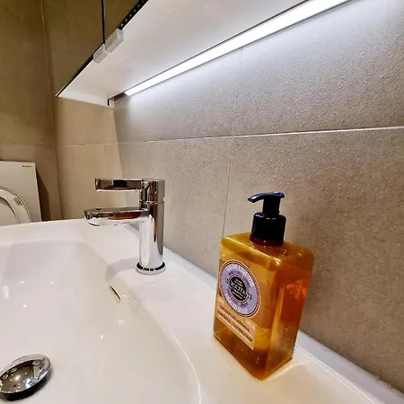 Private In Shared Modern - Hideaway Privat overnatting *