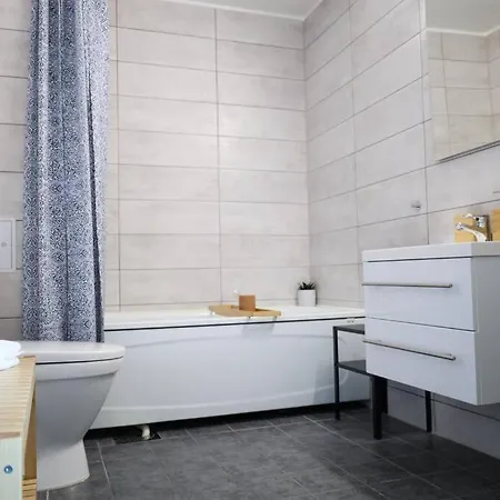 Modern And Cozy Apartment *