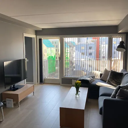 Modern 2 Bedroom In Centre *