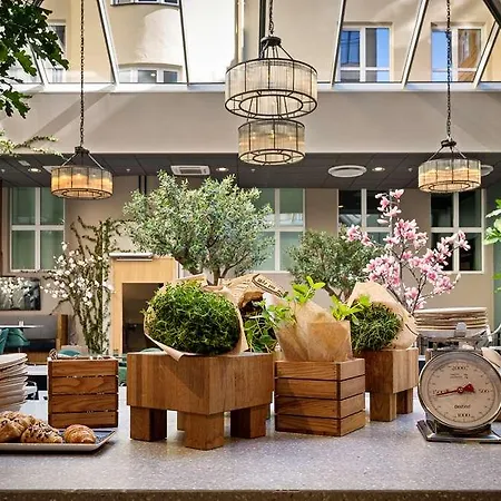 Otel Karl Johan 4*
