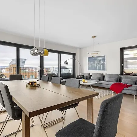 Modern 3bed Sea View @ Barcode Appartement