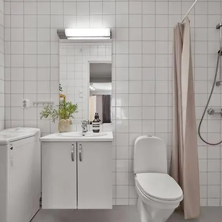 Sjarmerende Og Sentral Hybel Med Egen Inngang *