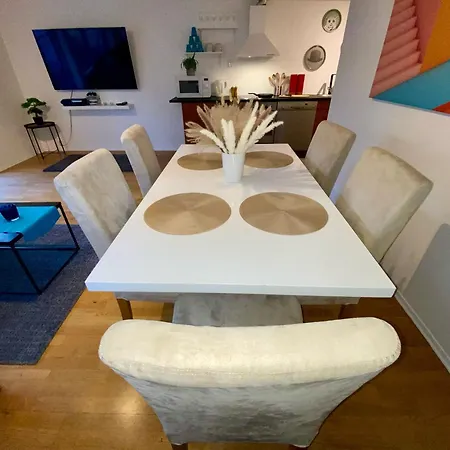 Center Flat With Balcony & Free Parking * Oslo