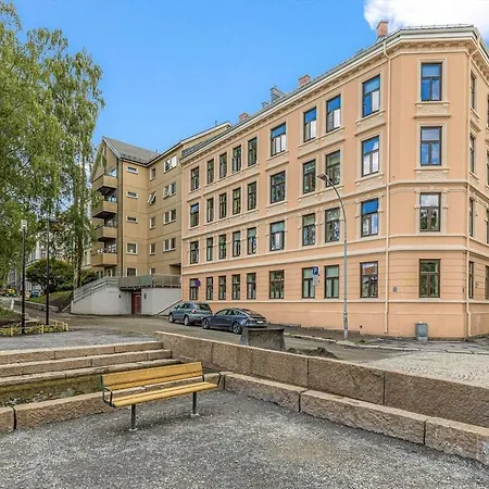 Apartment Modern And Apartment, 6 Mins To *