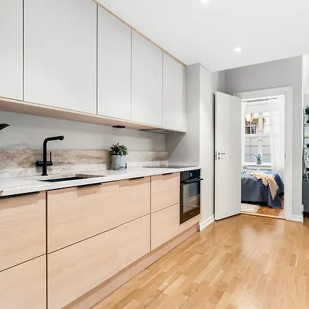 Modern - Luxury Neighborhood - 4 Pax Apartment *