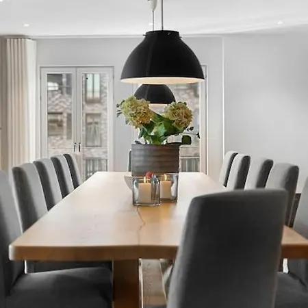 Large 41 Millions Kr - Seaview In Center Apartment