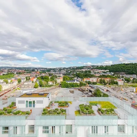 Super Designer Penthouse At 19th Floor With Amazing View!
