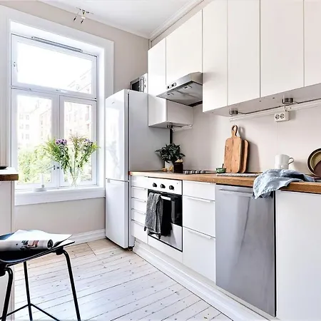 Lovely With Two Large Bedrooms Nearby Opera, Vis A Vis Botanical Garden Apartment Oslo