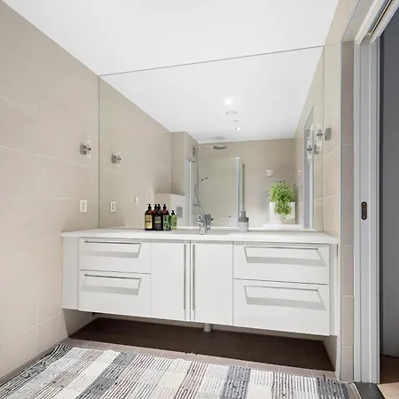 Apartment Spacious Modern 3br At Barcode