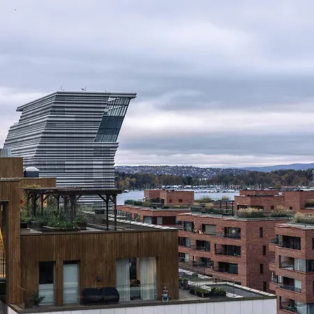 Spacious Modern 3br At Barcode Apartment