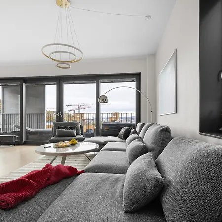 Spacious Modern 3br At Barcode Apartment *
