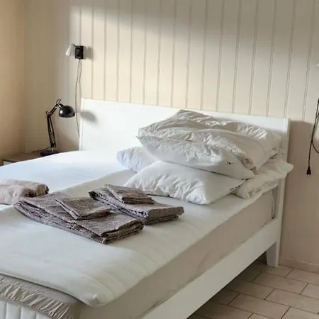 Full Privacy Townhome In With Wifi Apartment