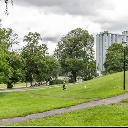 Modern Central Next To Beautiful Nature2424 Appartement *