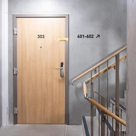 Bob W Gamle Apartment