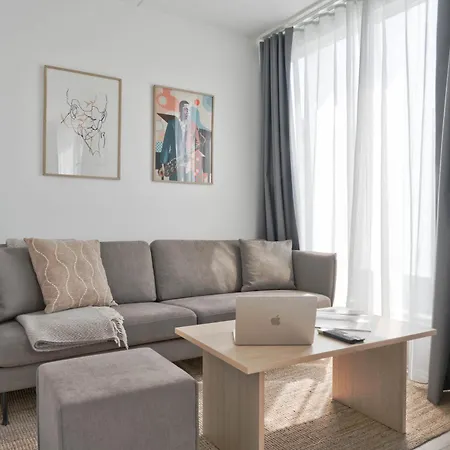 Bob W Gamle Apartment