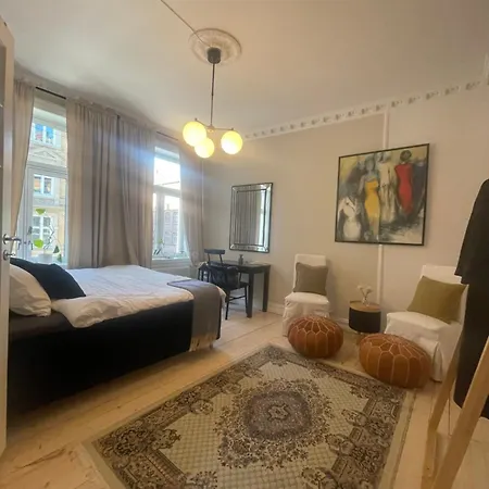Leilighet Lovely With Two Large Bedrooms Nearby Opera, Vis A Vis Botanical Garden *