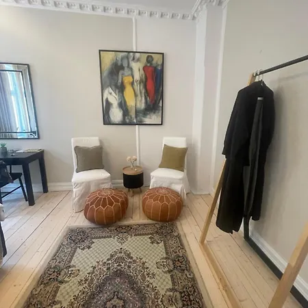 Lovely With Two Large Bedrooms Nearby Opera, Vis A Vis Botanical Garden Apartment *