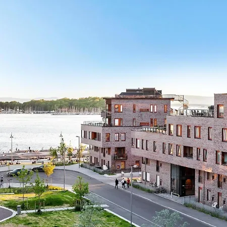 Seaside - 2 Sunny Balconies - Modern - 6 Pax Apartment *