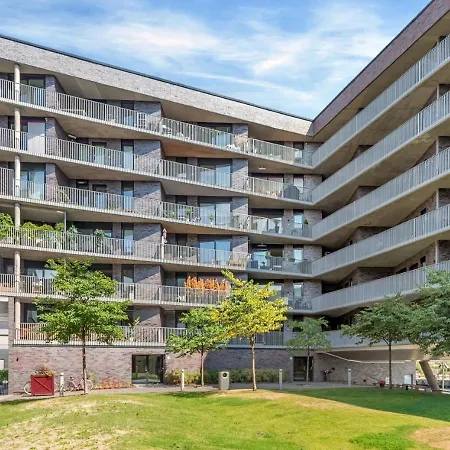 Seaside - 2 Sunny Balconies - Modern - 6 Pax Apartment