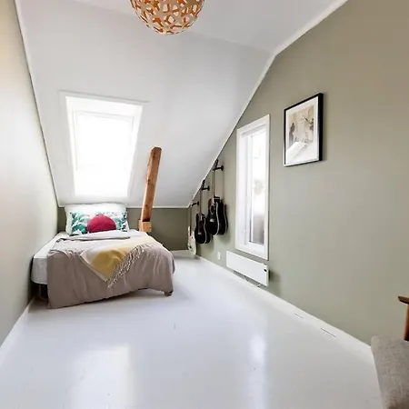 Large Loft - Private Rooftop Terrace - Old Town Leilighet *