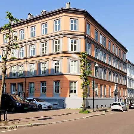 Large Loft - Private Rooftop Terrace - Old Town *