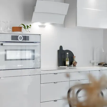 Luxury 2-bedroom With Seaview In Center